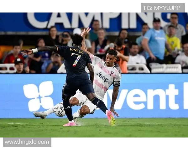 尤文图斯与巴塞罗那欧冠经典对决精彩回放分析与战术解读